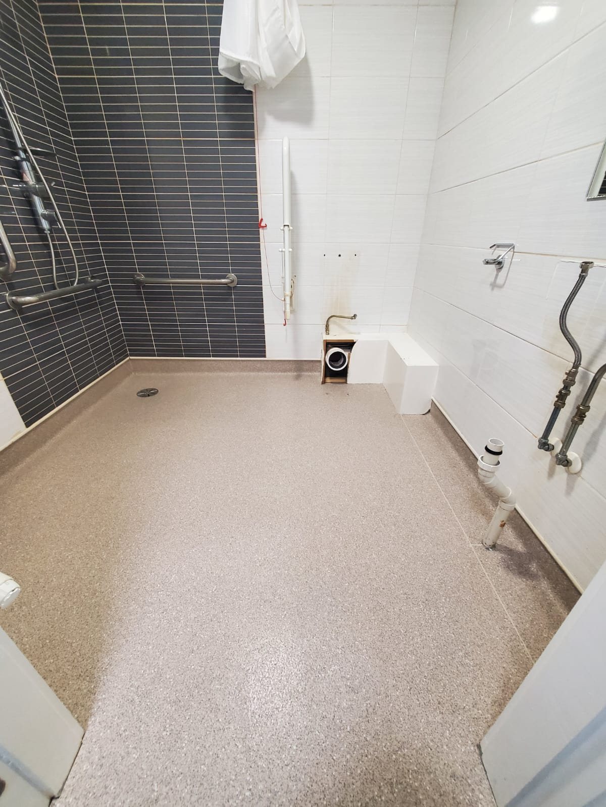 Wet floor area, stage 4: finished